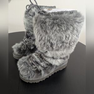 UGG - Classic Tall Chalet Boots in Charcoal - New in Box